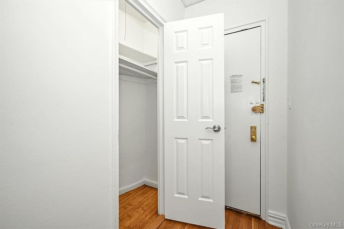 2685 Creston Ave #3H - Photo 2 of 15
