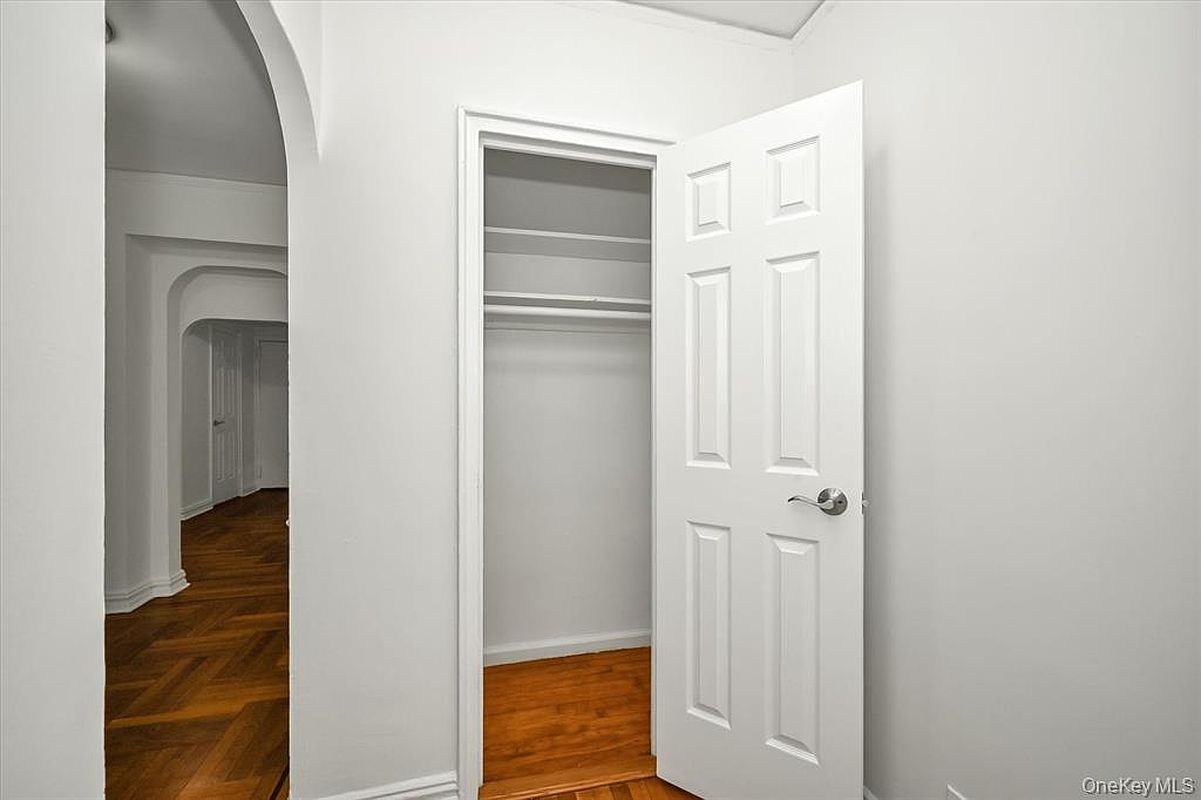 2685 Creston Ave #3H - Photo 4 of 15
