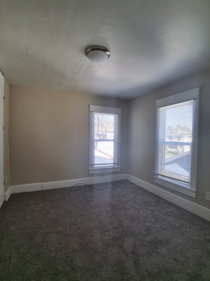 76 Cambria St - Photo 2 of 11