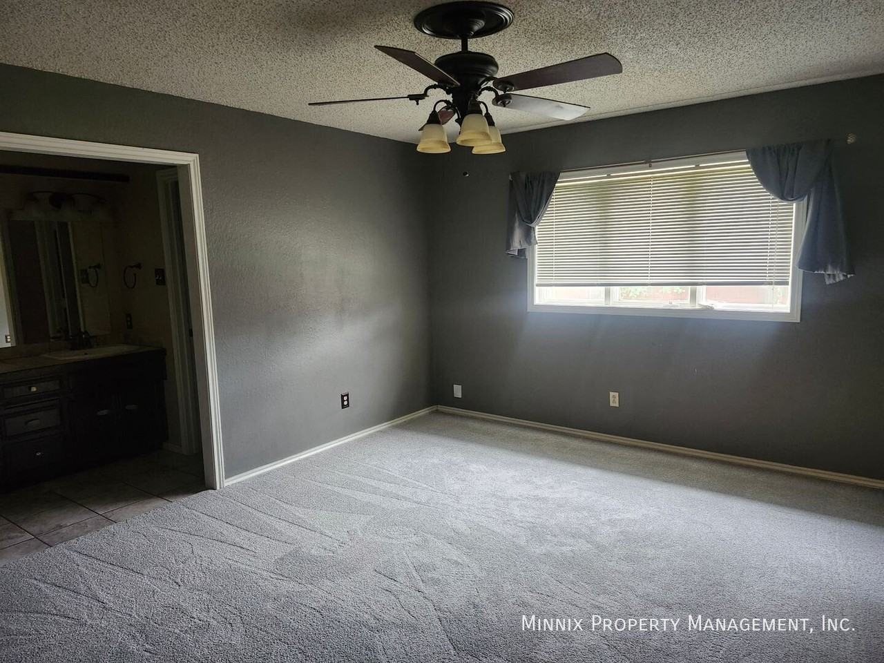 3205 91st St - Photo 2 of 5