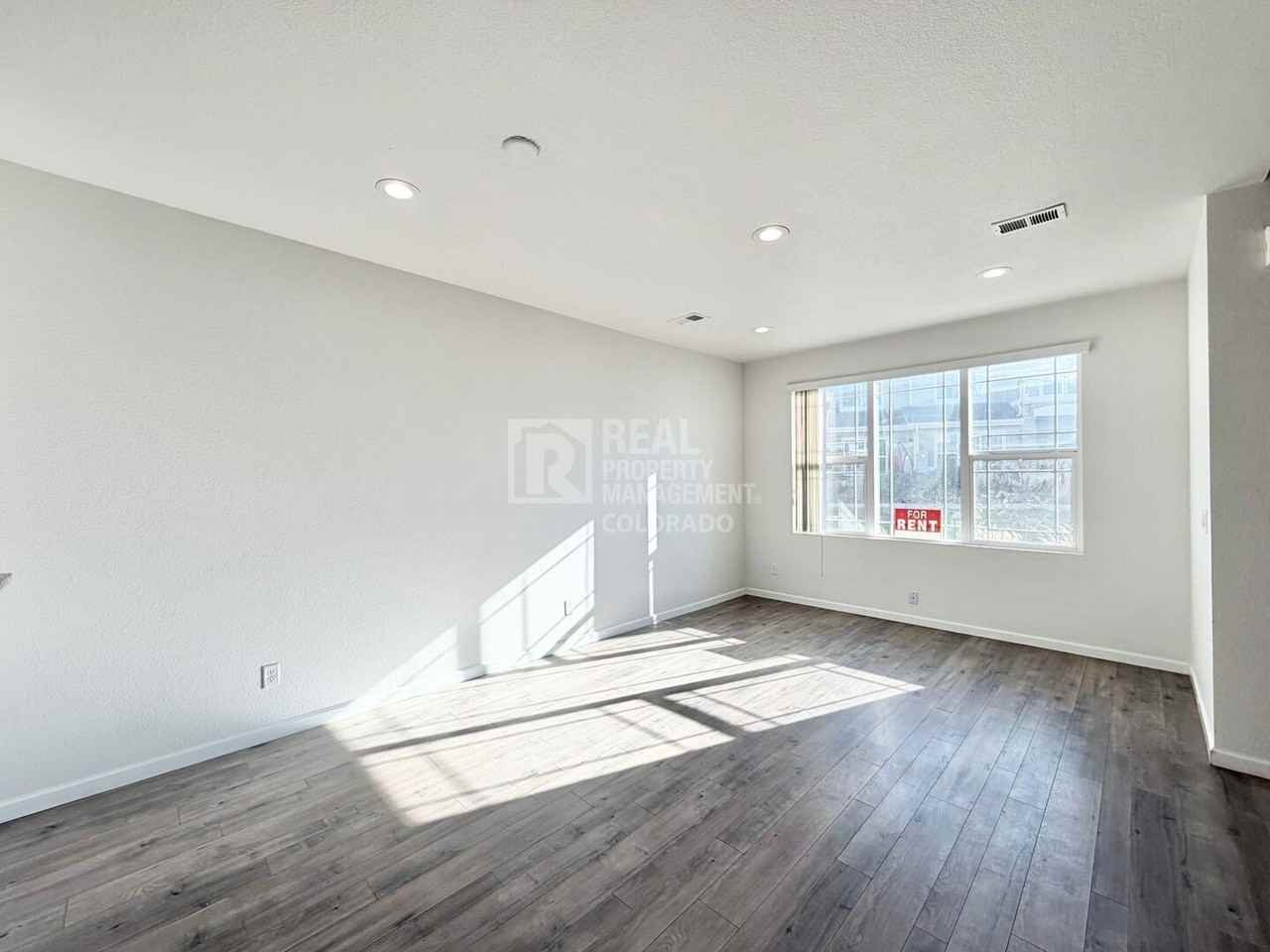 1867 S Buchanan Cir - Photo 4 of 16
