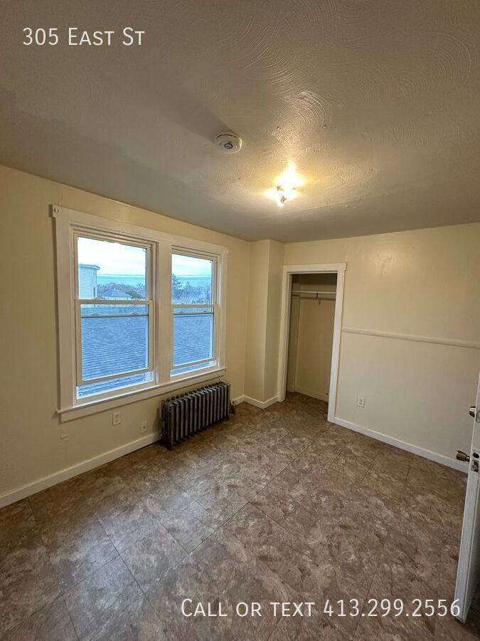 305 East St - Photo 3 of 5