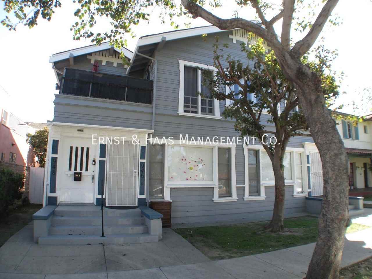 944 Maine Ave - Photo 2 of 34