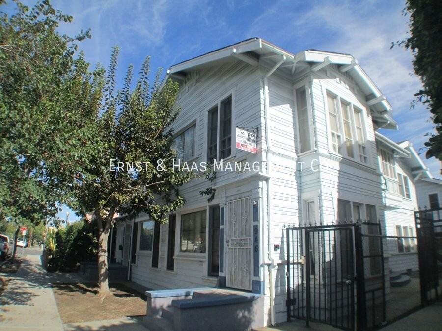 944 Maine Ave - Photo 3 of 34