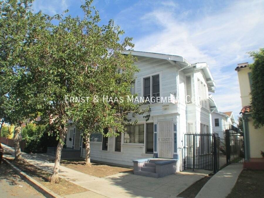 944 Maine Ave - Photo 4 of 34