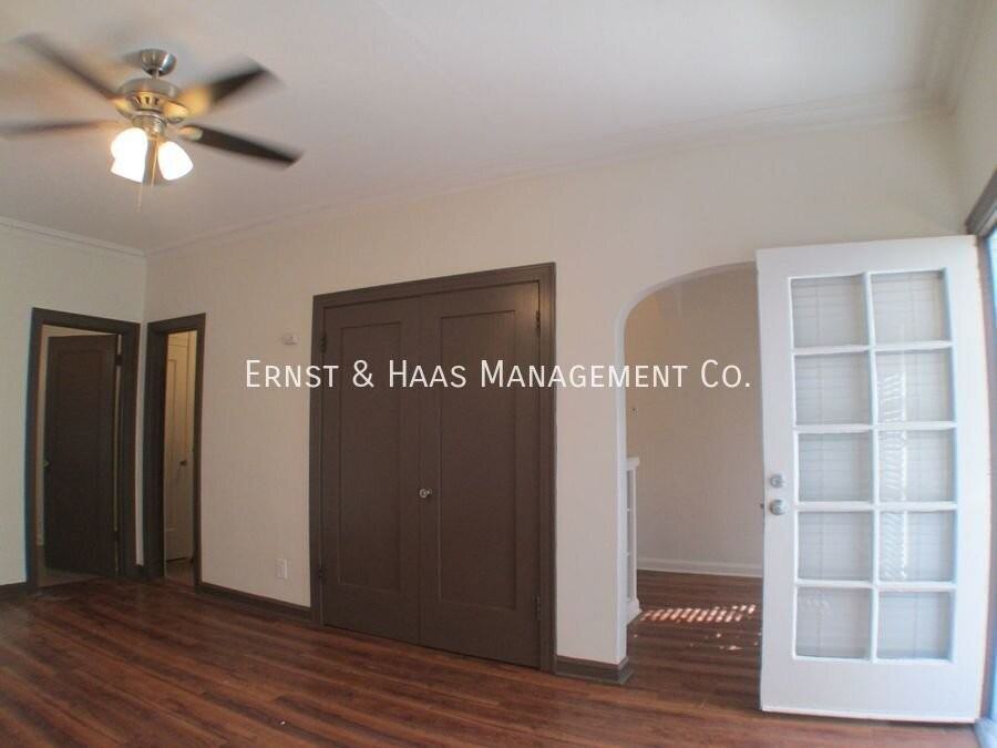 944 Maine Ave - Photo 6 of 34