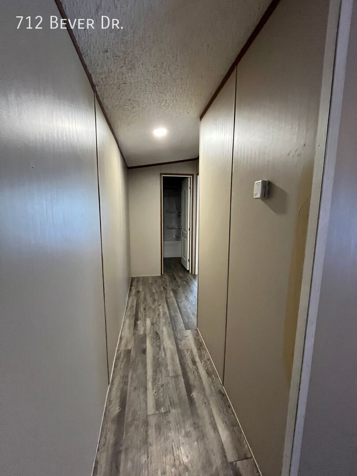 712 Bever Dr - Photo 4 of 13