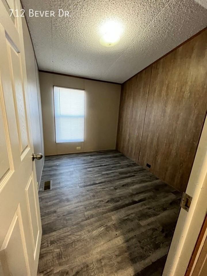 712 Bever Dr - Photo 5 of 13