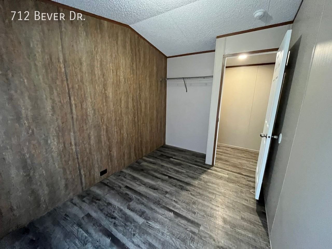 712 Bever Dr - Photo 6 of 13