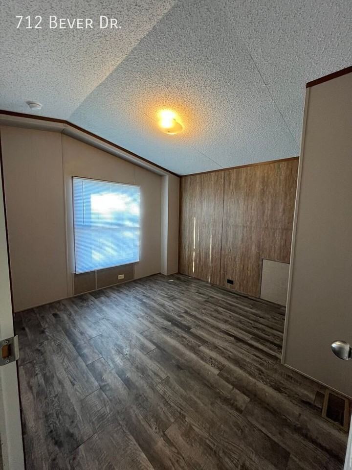 712 Bever Dr - Photo 7 of 13