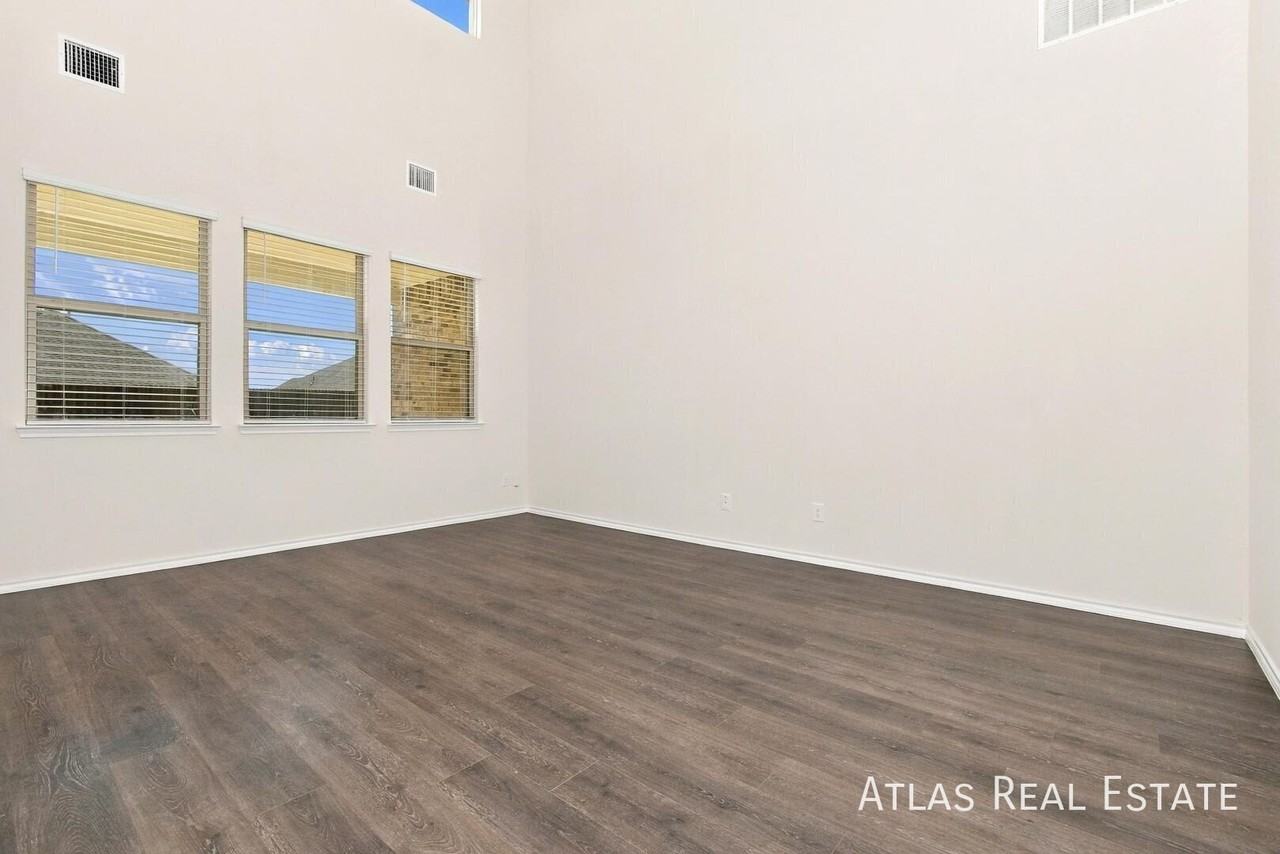 503 Auburn Forest Dr - Photo 2 of 19