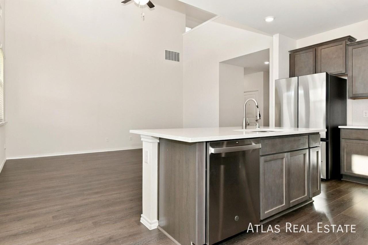 503 Auburn Forest Dr - Photo 4 of 19