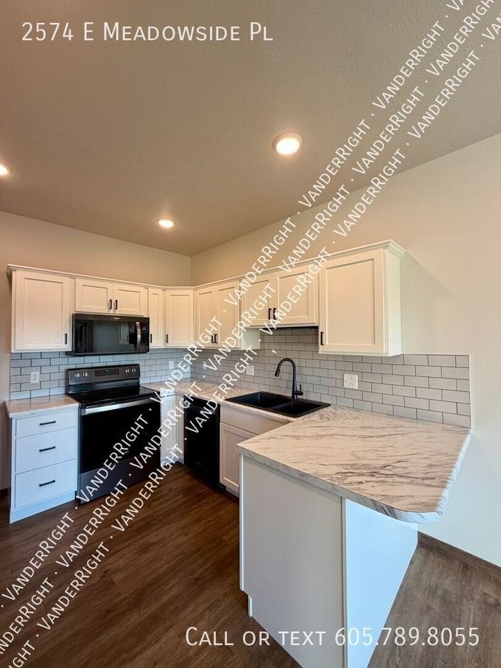 2574 E Meadowside Pl - Photo 3 of 23