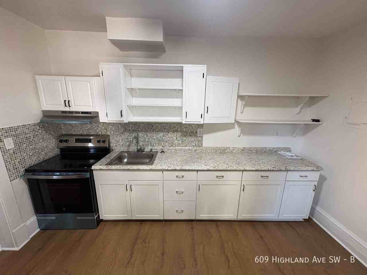 609 Highland Ave Sw #B - Photo 4 of 9