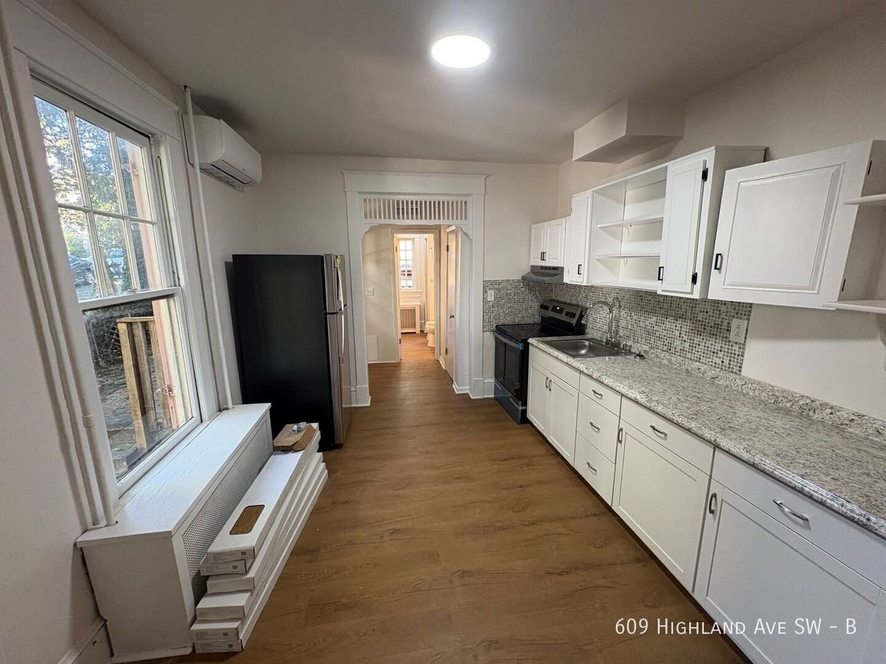 609 Highland Ave Sw #B - Photo 6 of 9