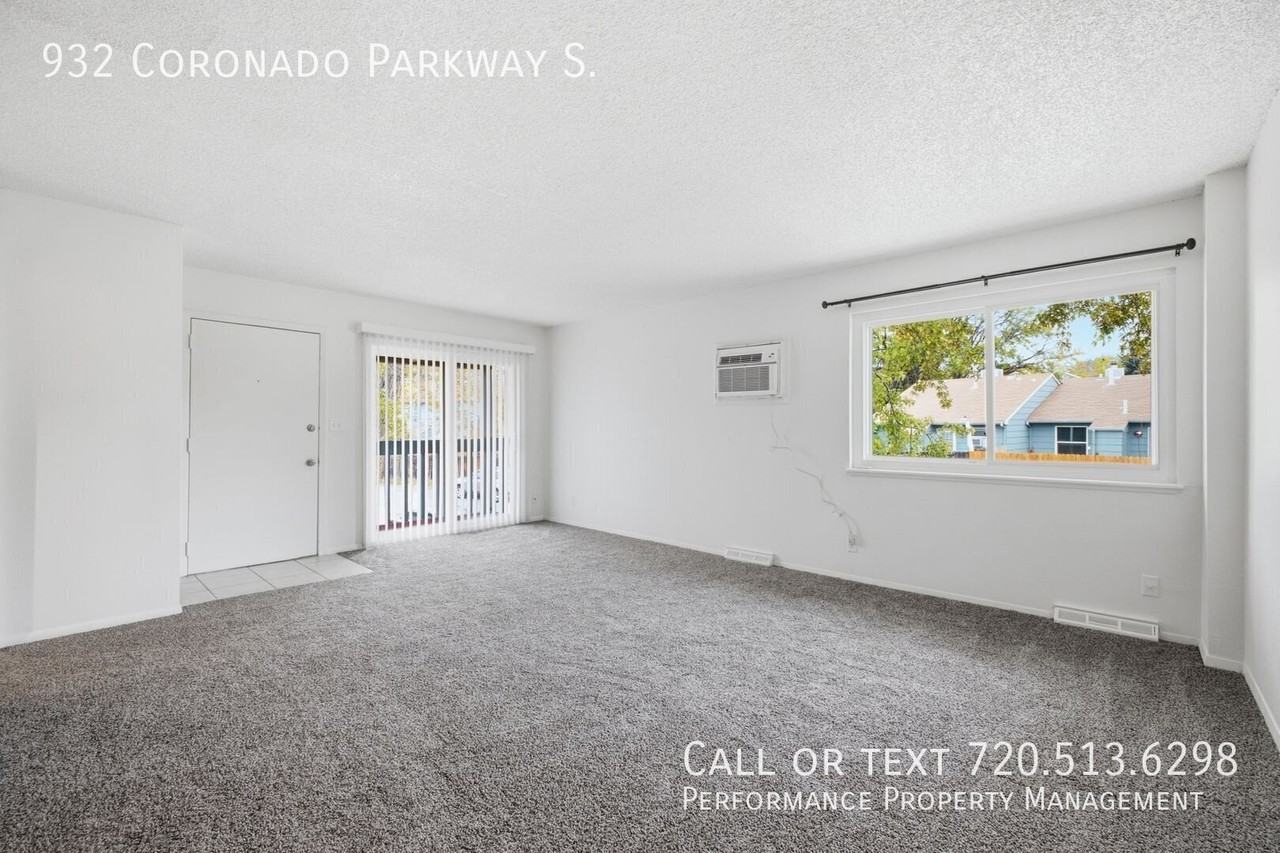 932 Coronado Pkwy S - Photo 2 of 15