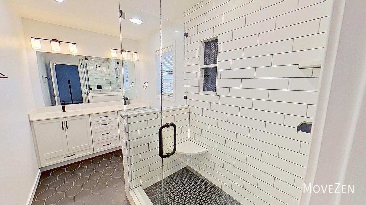 1212 Smith Bay Cir W - Photo 4 of 50