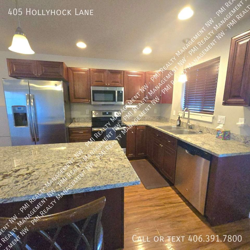 405 Hollyhock Ln - Photo 5 of 22