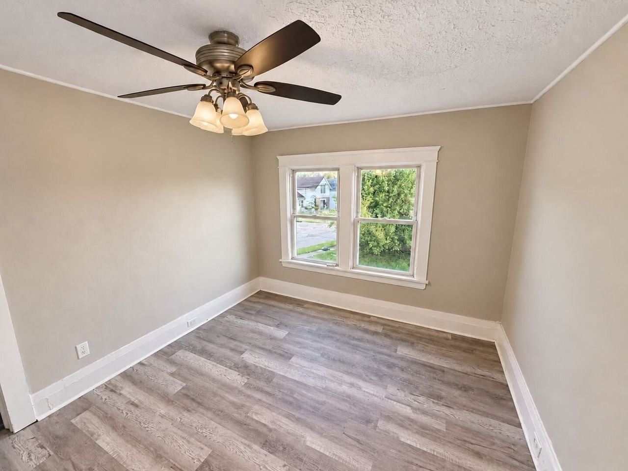 3826 E 78th St - Photo 5 of 12