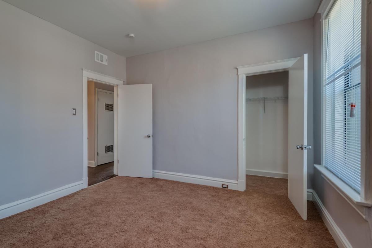 6275 Enright Ave #2E - Photo 7 of 9
