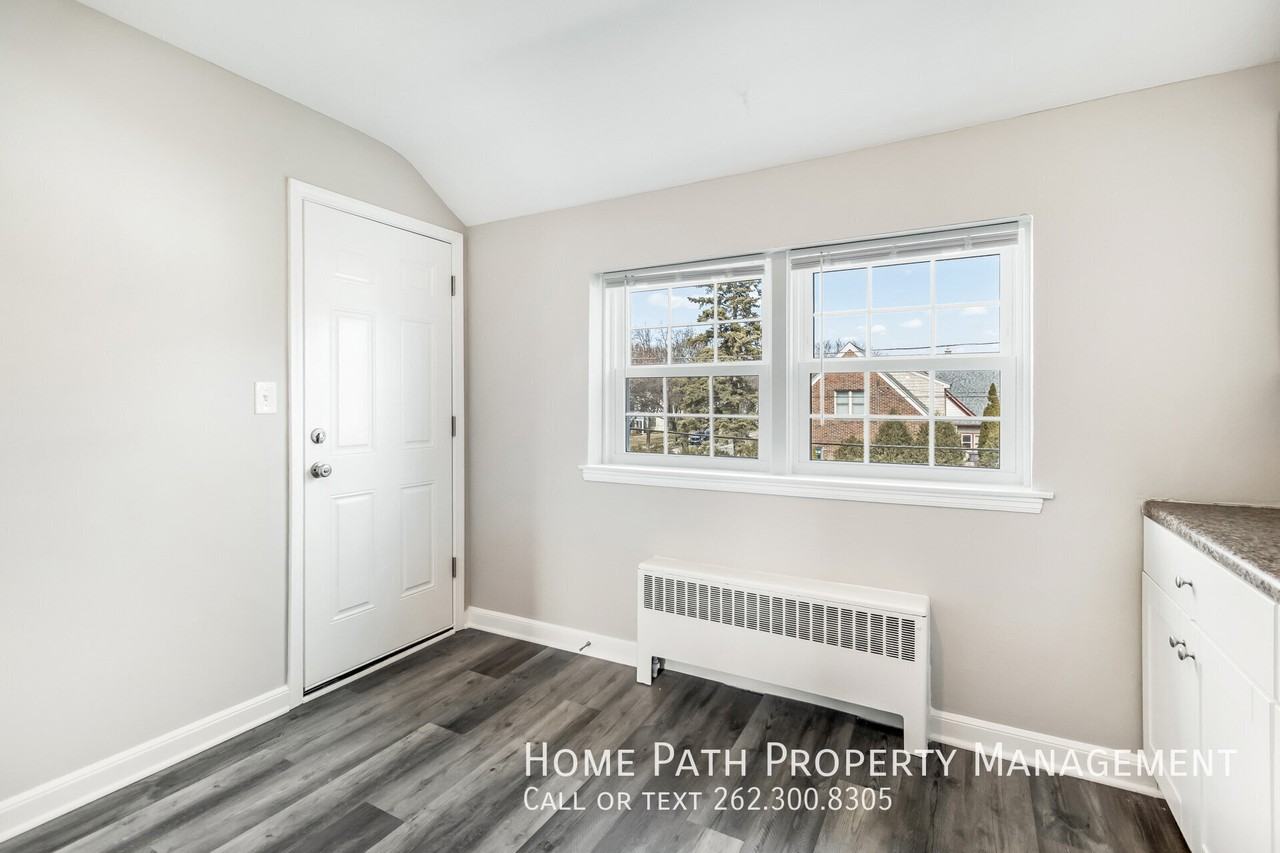 7220 W Center St #6 - Photo 2 of 12