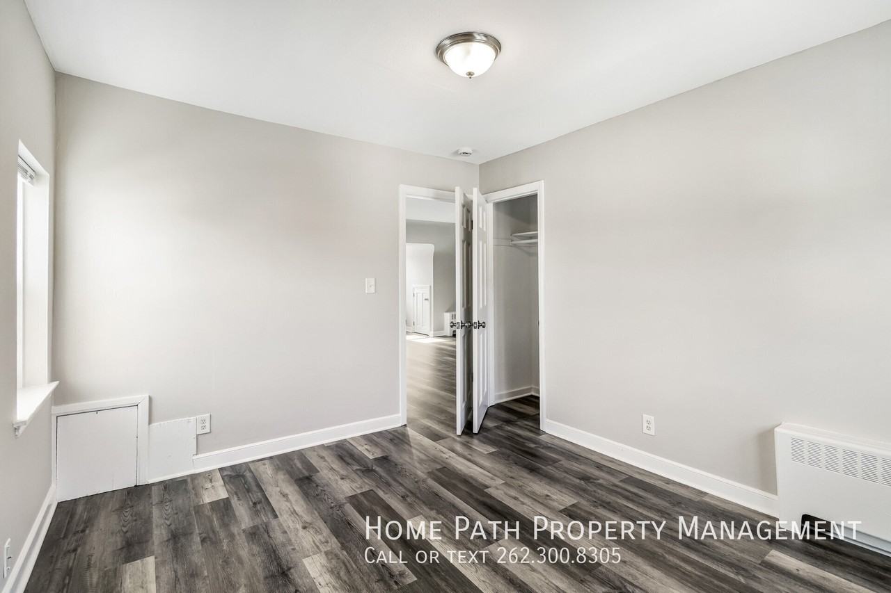 7220 W Center St #6 - Photo 3 of 12