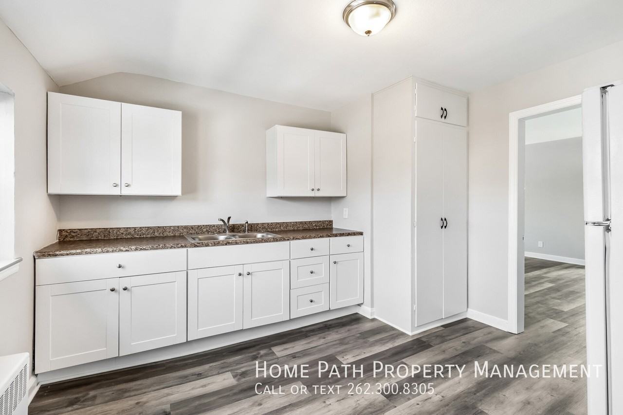 7220 W Center St #6 - Photo 6 of 12