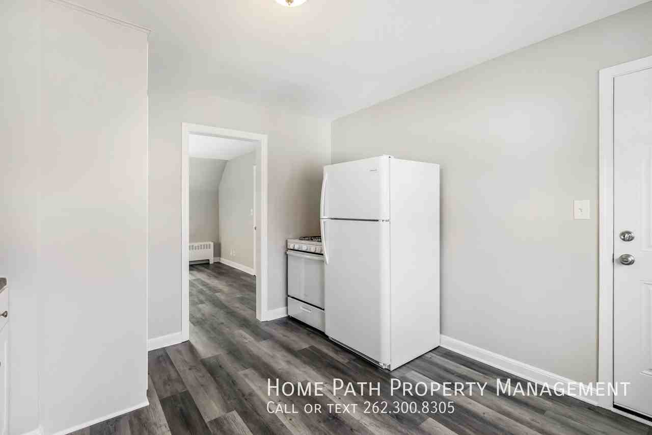 7220 W Center St #6 - Photo 7 of 12