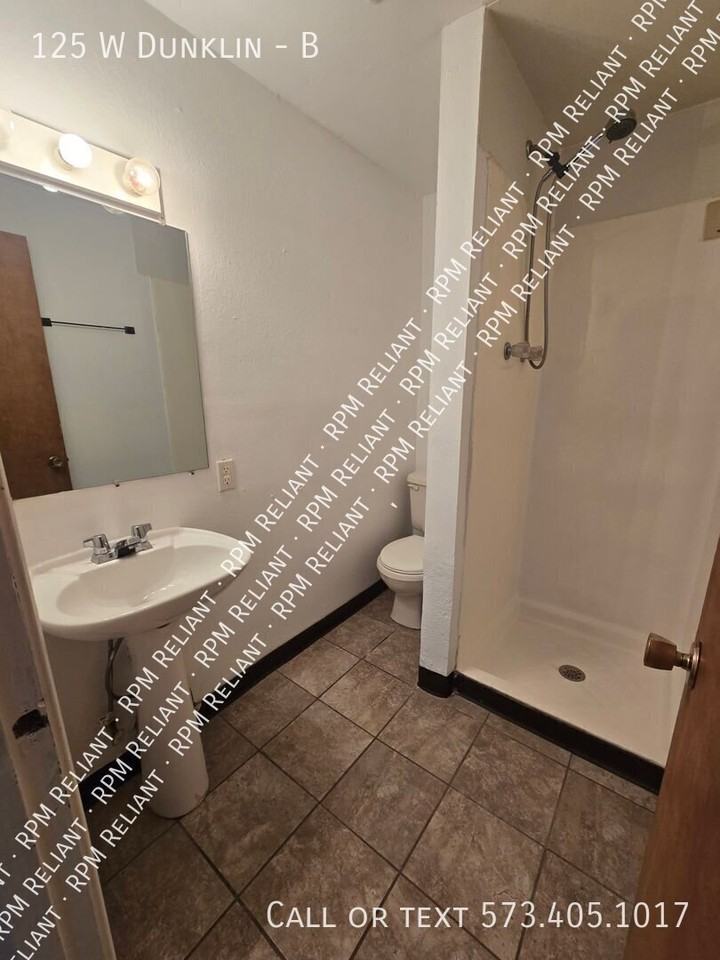 125 W Dunklin St #B - Photo 3 of 5