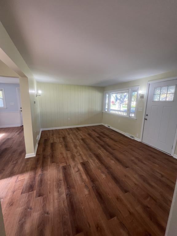 833 Lee Ave - Photo 4 of 34