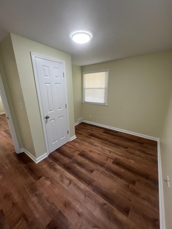 833 Lee Ave - Photo 7 of 34