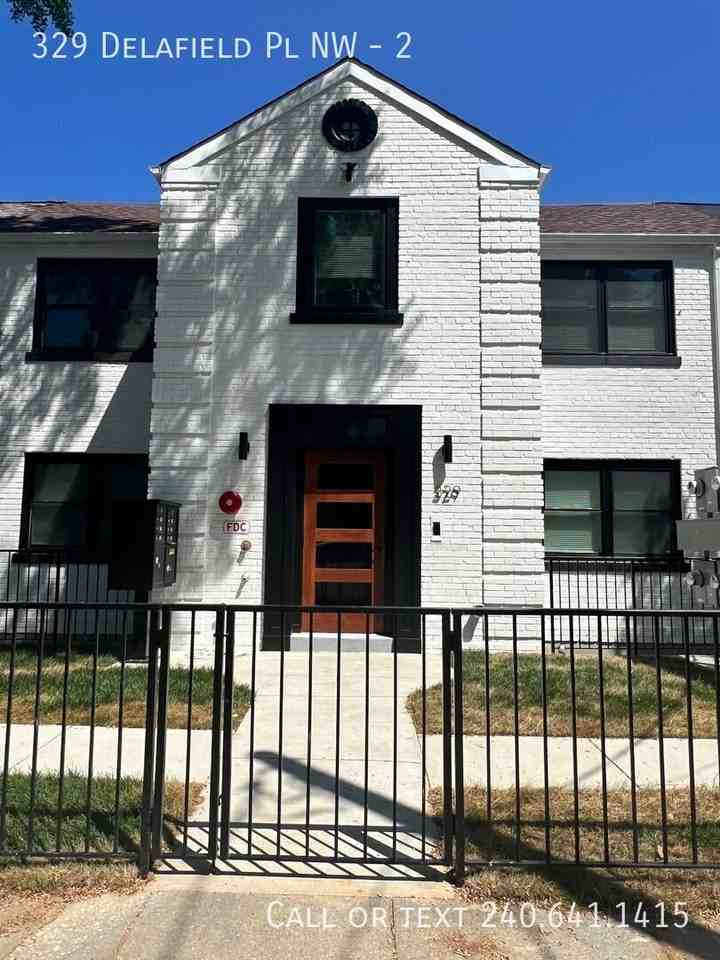 329 Delafield Pl Nw #2