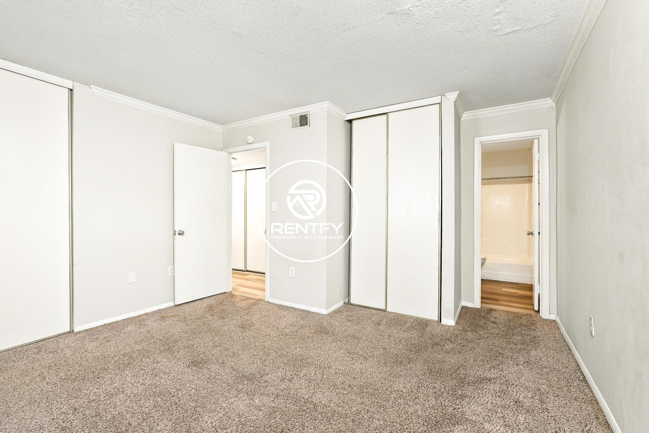 2200 Sunderland Rd - Photo 7 of 12