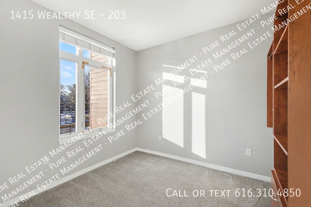 1415 Wealthy St Se #203 - Photo 6 of 7