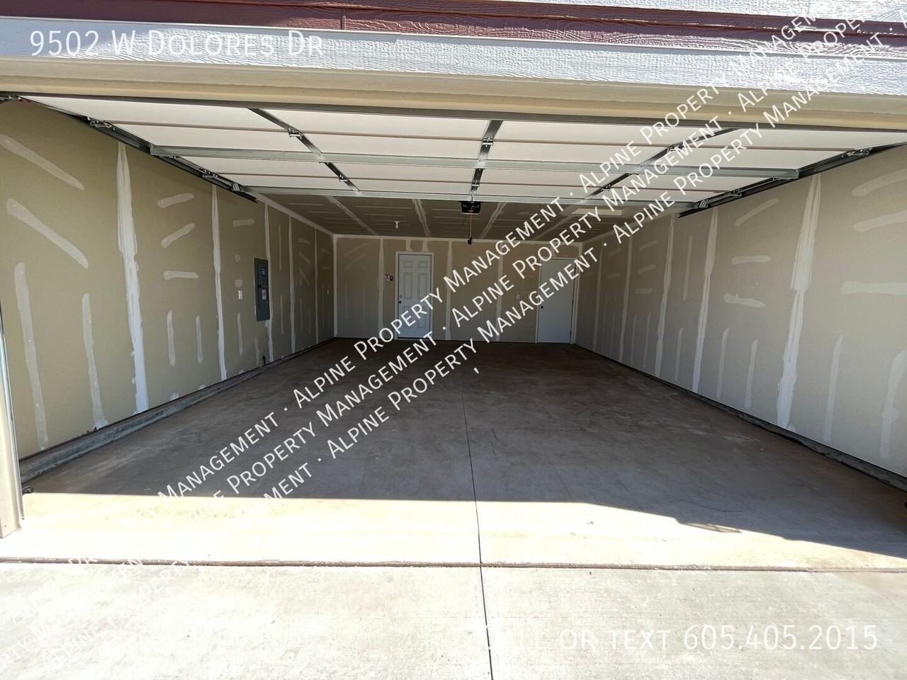 9502 W Dolores Dr - Photo 3 of 27