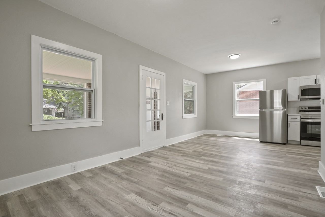 2059 S Humboldt St - Photo 3 of 26