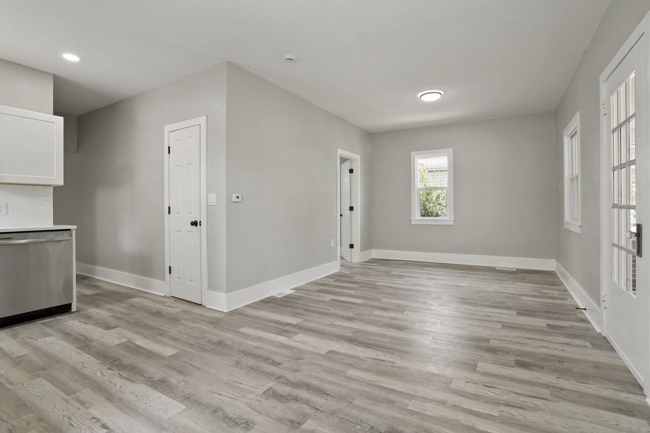 2059 S Humboldt St - Photo 4 of 26
