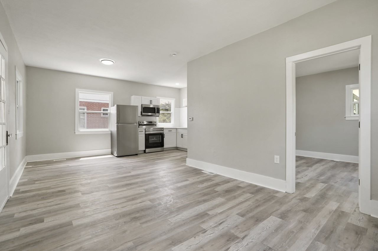 2059 S Humboldt St - Photo 5 of 26