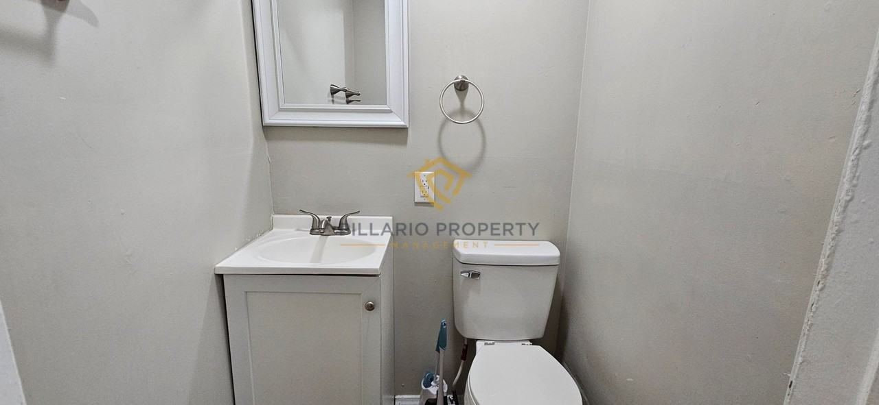 935 N Dearborn St - Photo 5 of 15