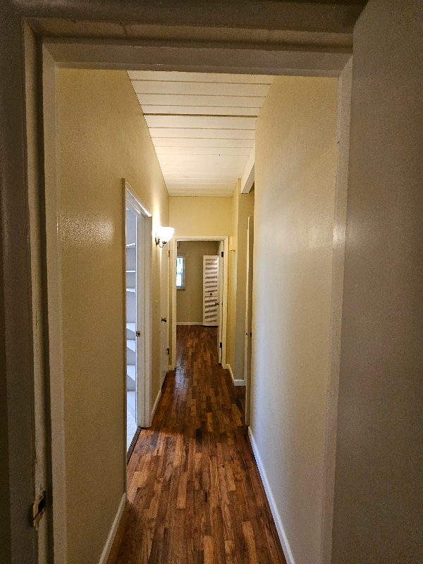 517 Ne 8th St - Photo 6 of 18