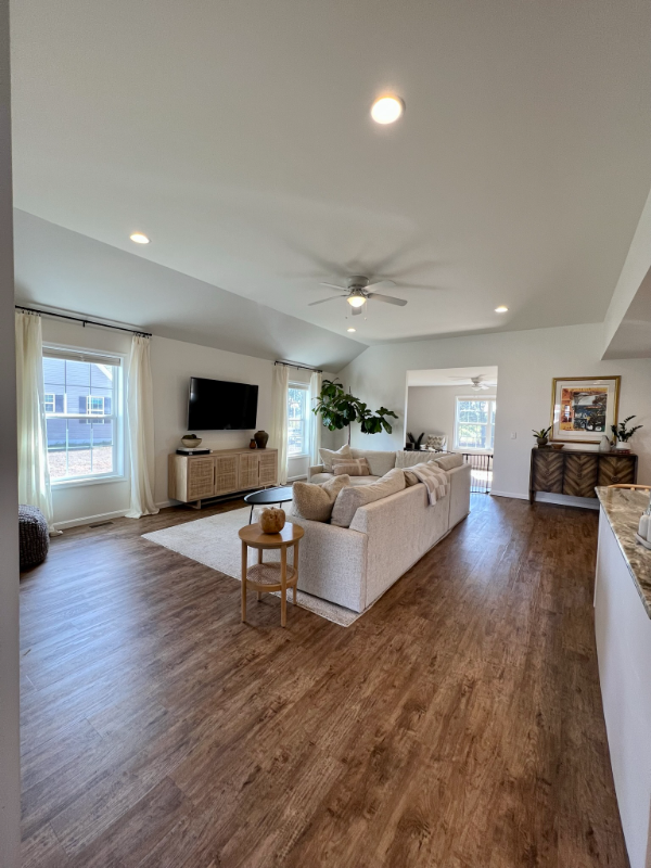 502 Abagail Cir - Photo 4 of 12