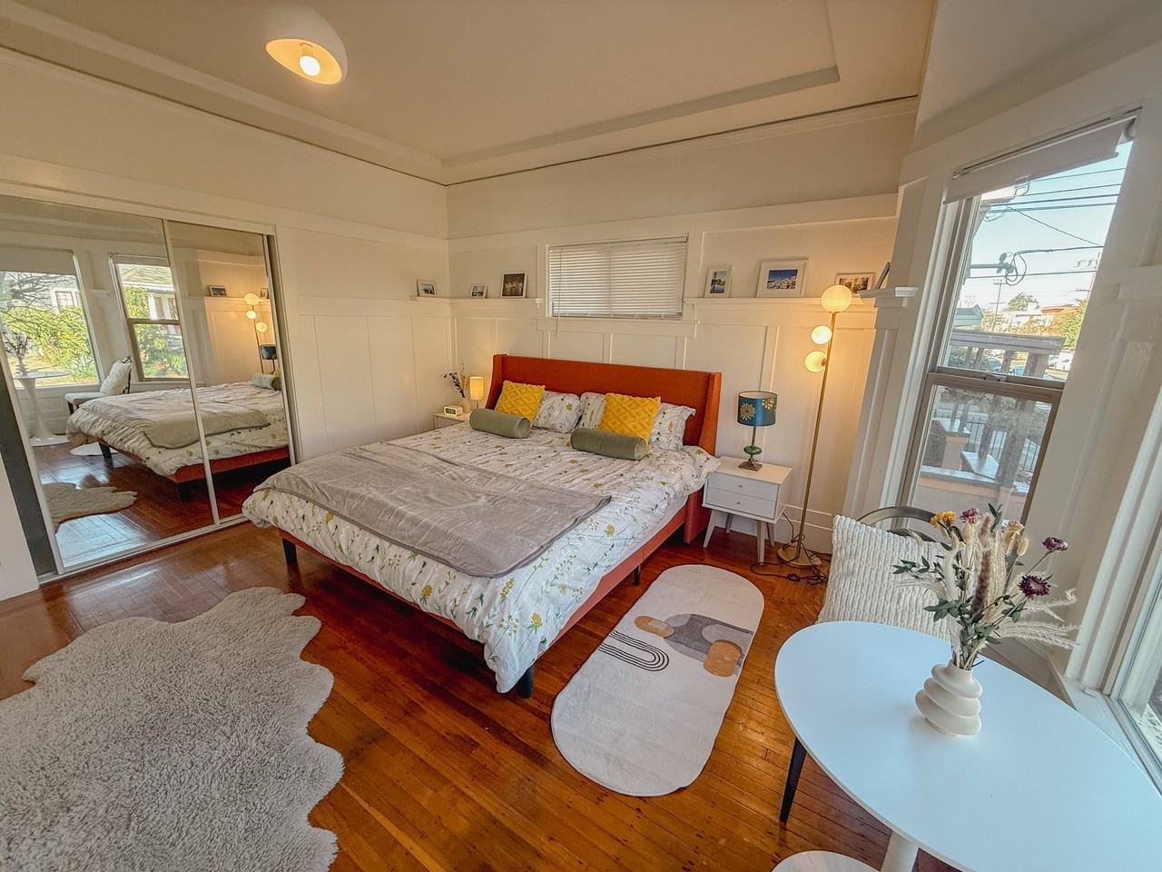 455 41st St #1 - Photo 4 of 14