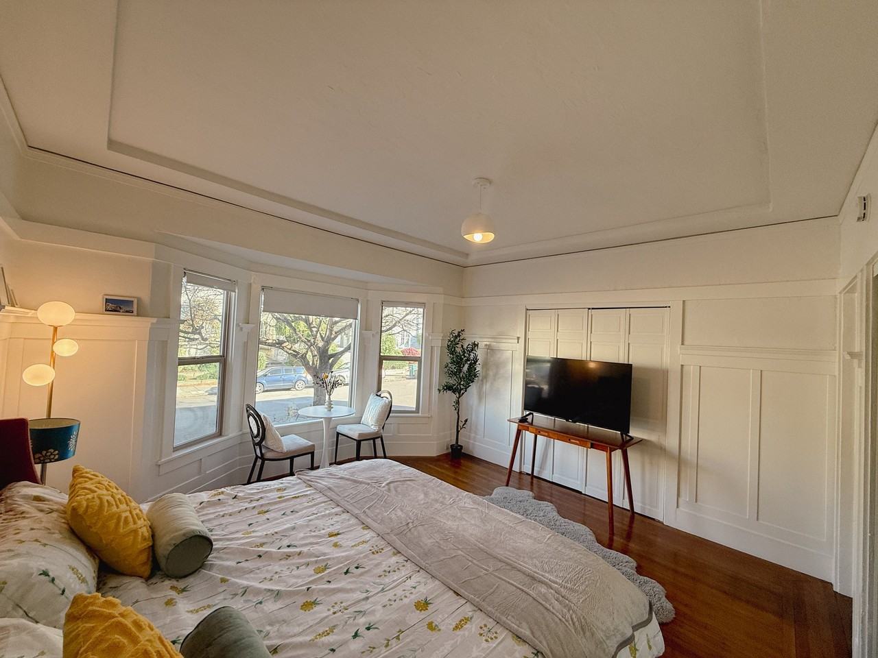 455 41st St #1 - Photo 5 of 14