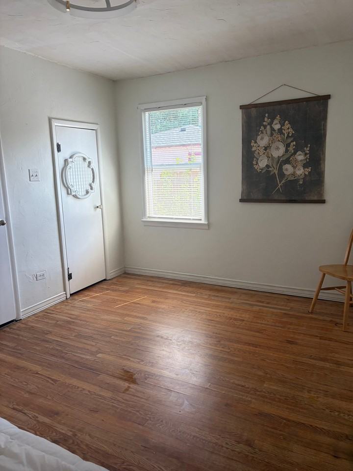 1125 Palo Alto St - Photo 5 of 10