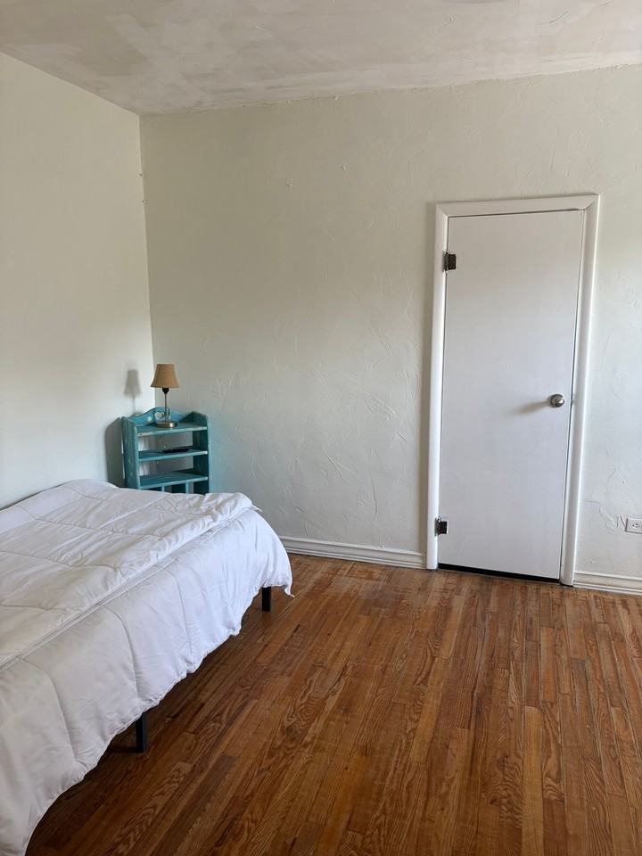 1125 Palo Alto St - Photo 6 of 10