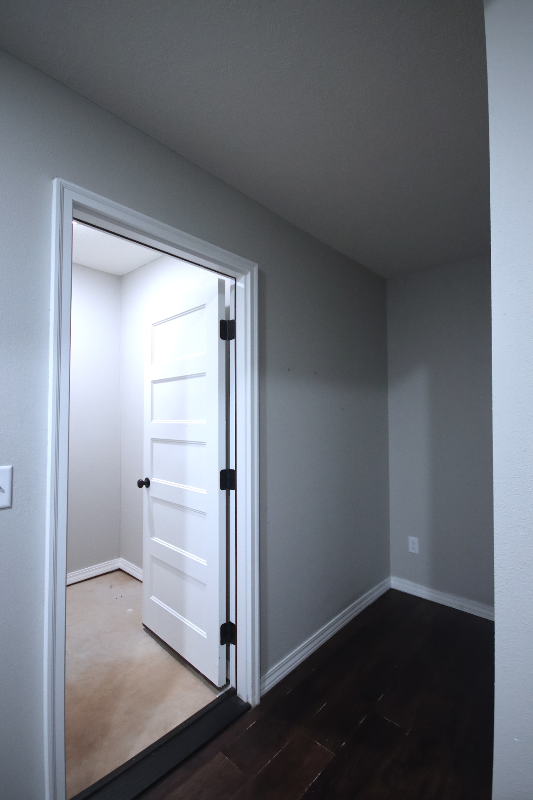675 E Simpson St - Photo 3 of 25