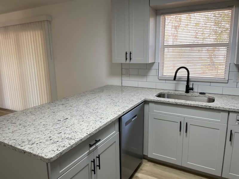 1912 Nw 43rd Ave - Photo 4 of 16