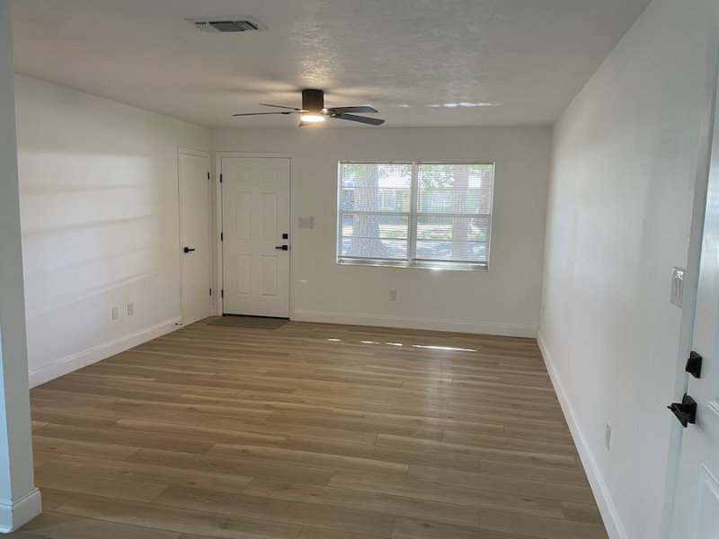 1912 Nw 43rd Ave - Photo 7 of 16