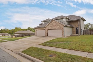 3338 S Hillcrest St - Photo 1 of 1
