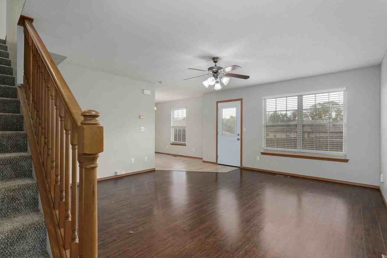 3338 S Hillcrest St - Photo 4 of 19